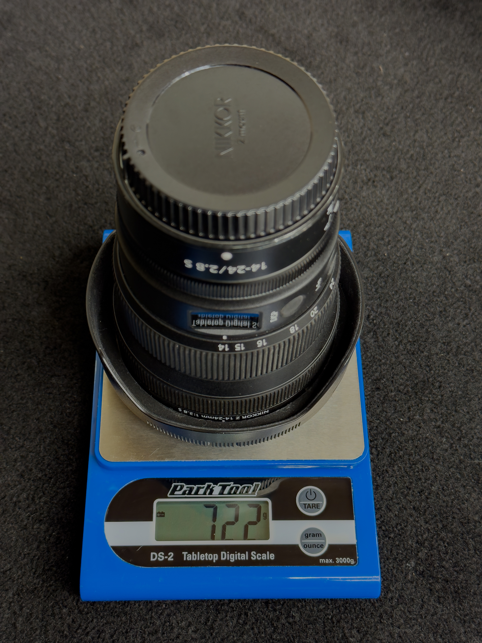 Weight of the Nikon Z 14-24mm f/2.8 S (with lens hood)